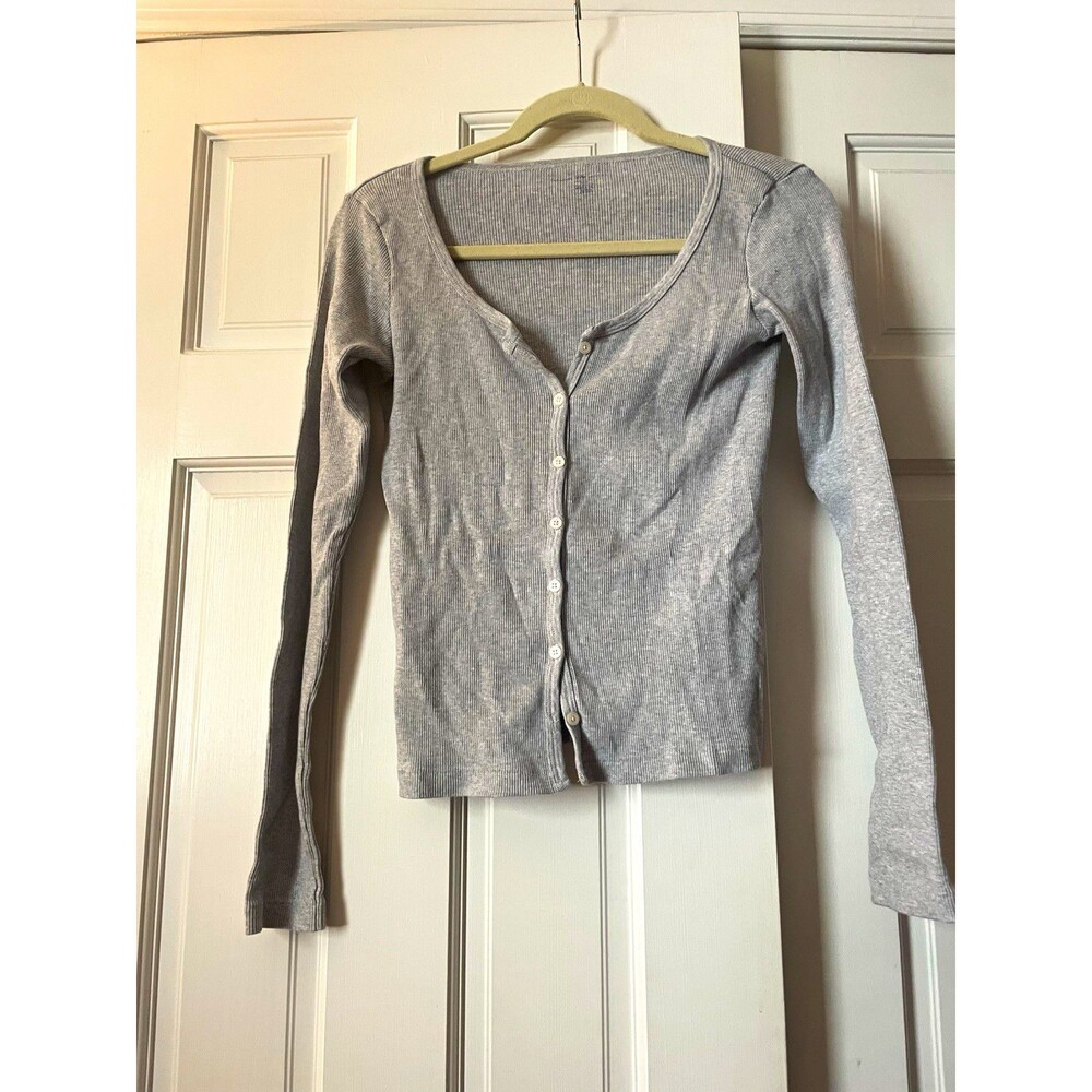 Brandy Melville Gray Cotton Knit Slim V-Neck Long Sleeve Cropped Button-Up OS